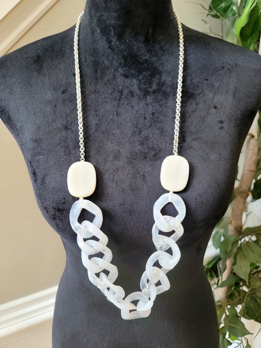 White Silver Tone Chunky Chain Link Statement Necklace Modern Fashion Jewelry